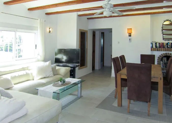 Сasa de vacaciones Romantica By Interhome